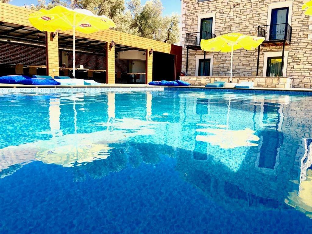 Victoria Hotel And Lounge Foça Eksteriør bilde