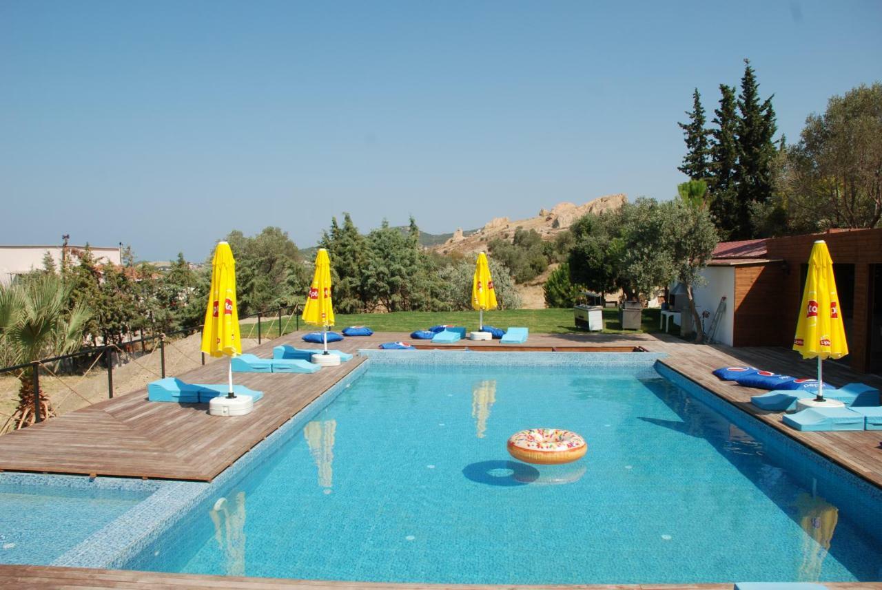 Victoria Hotel And Lounge Foça Eksteriør bilde